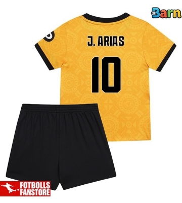 Wolves Jhon Arias #10 Hemmatröja Barn 2025-26 Kortärmad (+ Korta byxor)